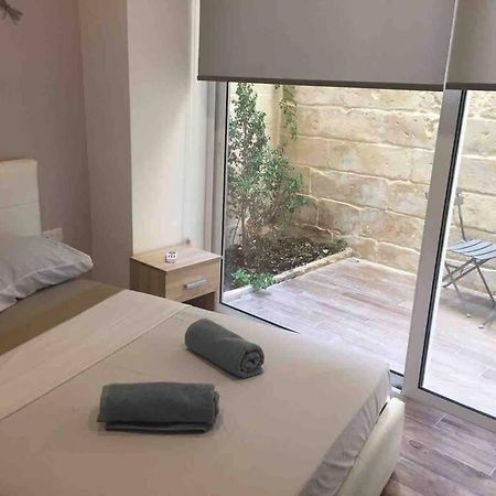 Apartamento Sliema - 2 Mins From The Beach Exterior foto